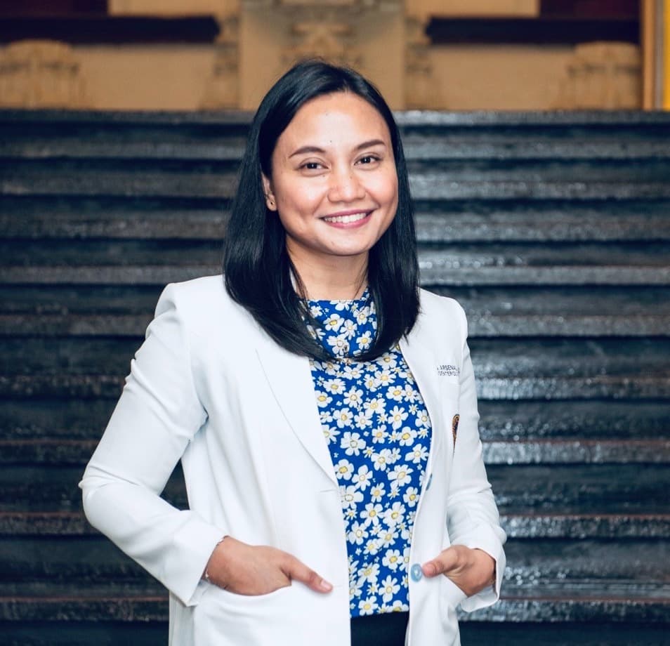 Photo of Dr. Jaqueline Arsenal